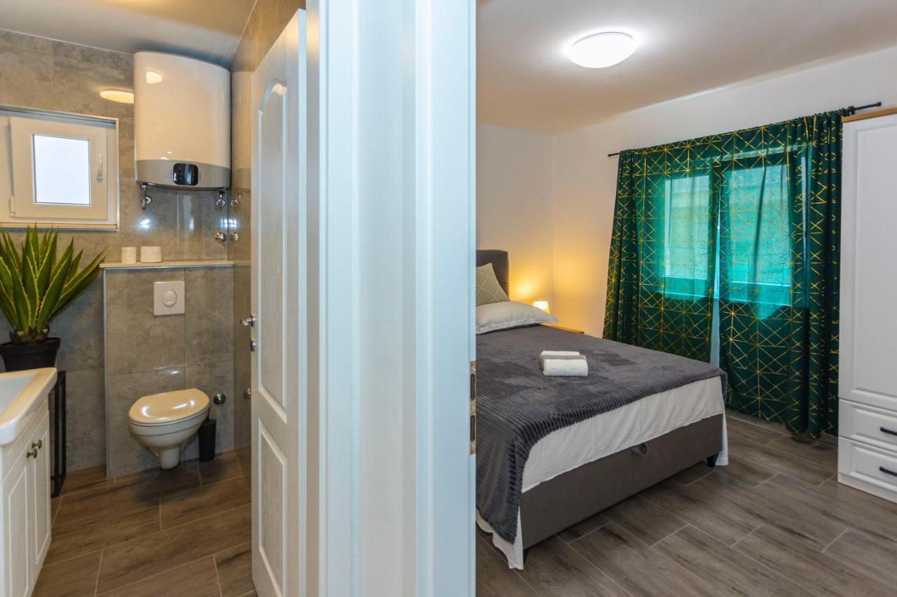 City Apartment Nora, Old Town Located, Free Parking Макарска Экстерьер фото