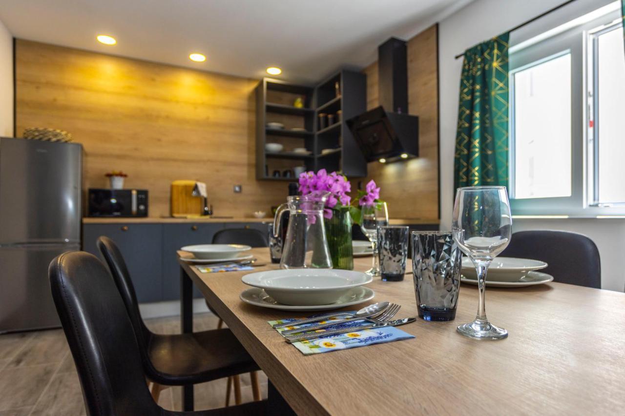 City Apartment Nora, Old Town Located, Free Parking Макарска Экстерьер фото