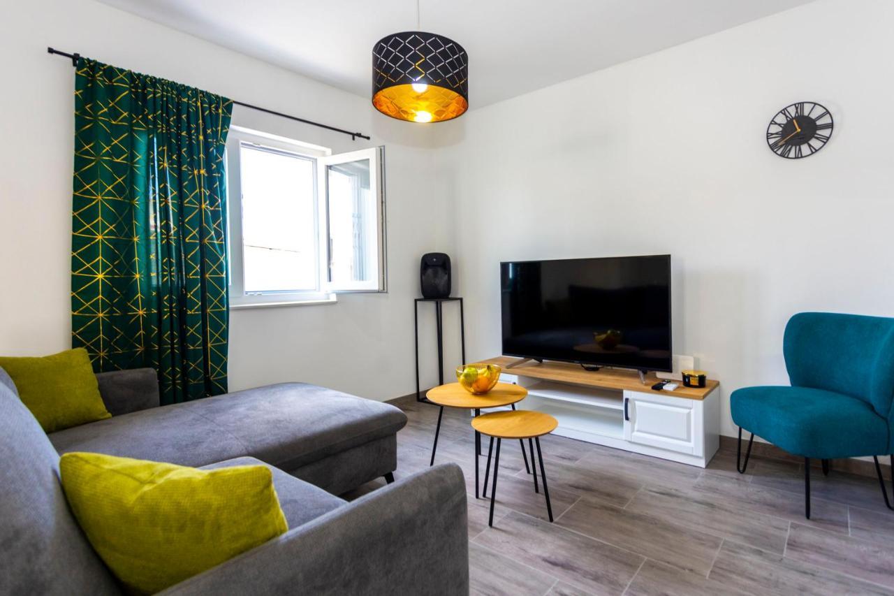 City Apartment Nora, Old Town Located, Free Parking Макарска Экстерьер фото