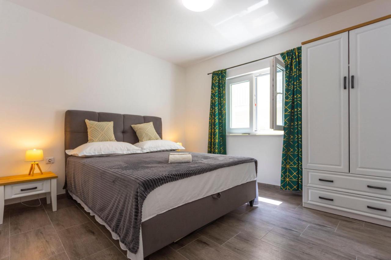 City Apartment Nora, Old Town Located, Free Parking Макарска Экстерьер фото